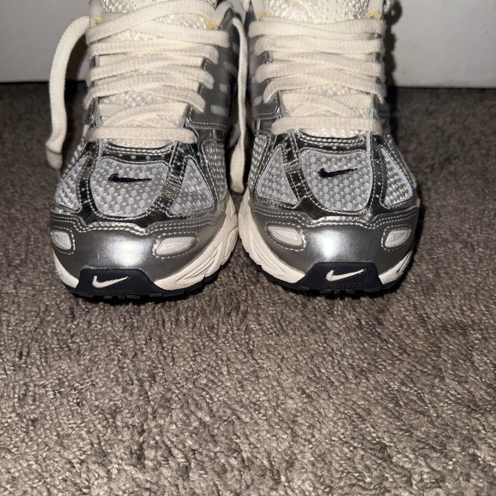 Nike Women's Silver and White Sneakers